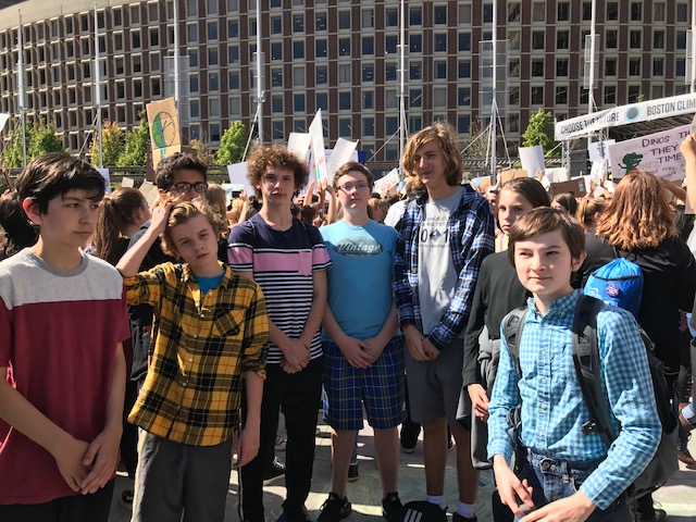 Les adolescents du Massachusetts prennent les devants sur le carbone incorporé